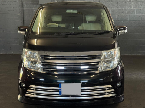 Nissan Elgrand 3