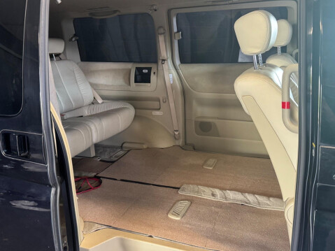 Nissan Elgrand 12