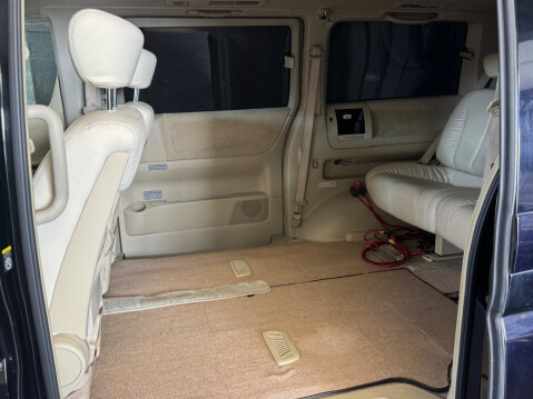 Nissan Elgrand 14