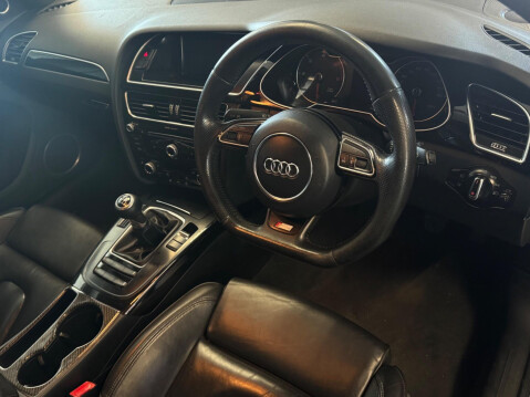 Audi A4 2.0 TDI Black Edition Euro 5 (s/s) 4dr 10