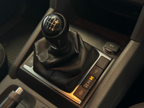 Volkswagen Amarok 2.0 BiTDI Trendline 4Motion Selectable Euro 5 4dr 21