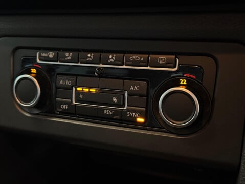 Volkswagen Amarok 2.0 BiTDI Trendline 4Motion Selectable Euro 5 4dr 23