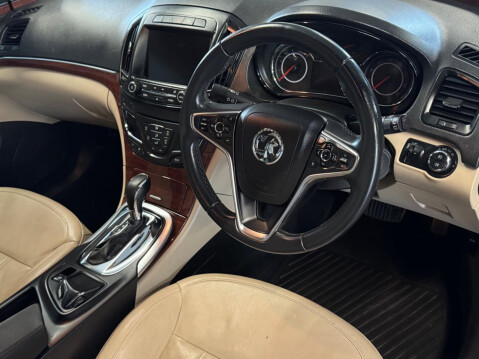 Vauxhall Insignia 2.0 CDTi Elite Nav Sports Tourer Auto Euro 5 5dr 9