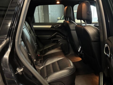 Porsche Cayenne 4.8T V8 Turbo TiptronicS 4WD Euro 6 (s/s) 5dr 16