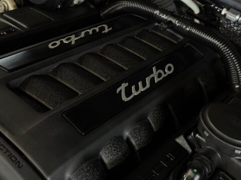 Porsche Cayenne 4.8T V8 Turbo TiptronicS 4WD Euro 6 (s/s) 5dr 37