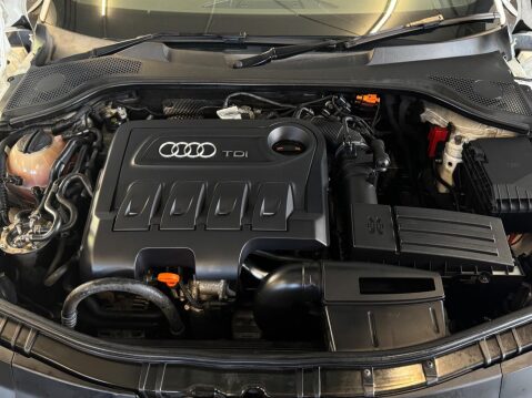 Audi TT 2.0 TDI Black Edition quattro Euro 5 3dr 33