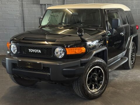 Toyota FJ Cruiser 2