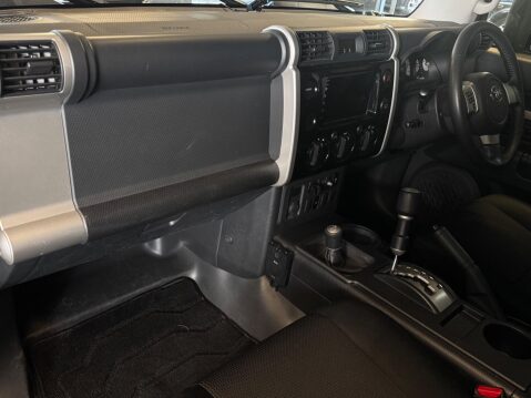 Toyota FJ Cruiser 13