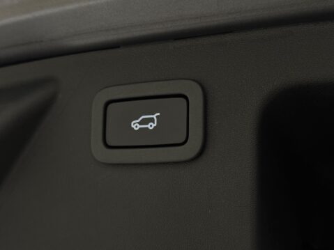 Land Rover Discovery Sport 2.0 TD4 HSE Black Auto 4WD Euro 6 (s/s) 5dr 39