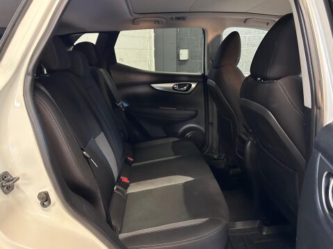 Nissan Qashqai 1.5 dCi N-Connecta Euro 6 (s/s) 5dr 10