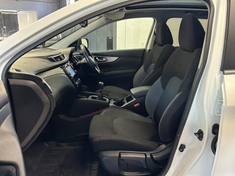 Nissan Qashqai 1.5 dCi N-Connecta Euro 6 (s/s) 5dr 12