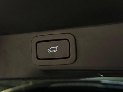 Land Rover Range Rover Sport 3.0 SD V6 Autobiography Dynamic Auto 4WD Euro 6 (s/s) 5dr 39