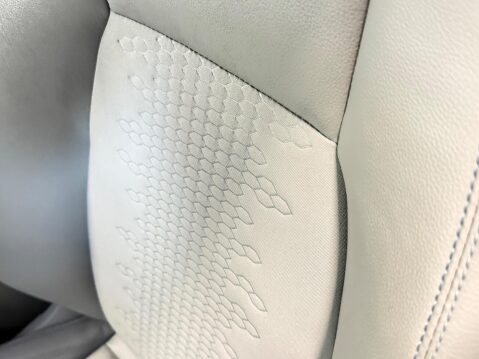 Land Rover Discovery Sport 2.0 TD4 SE Tech Auto 4WD Euro 6 (s/s) 5dr 12