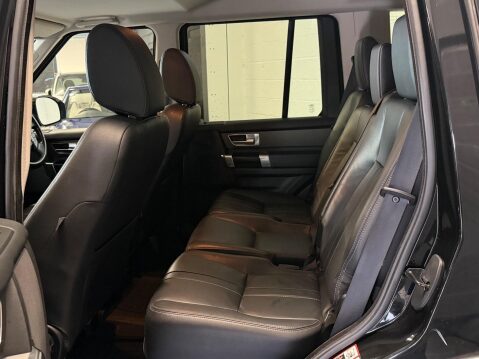 Land Rover Discovery 3.0 SD V6 Graphite Auto 4WD Euro 6 (s/s) 5dr 17