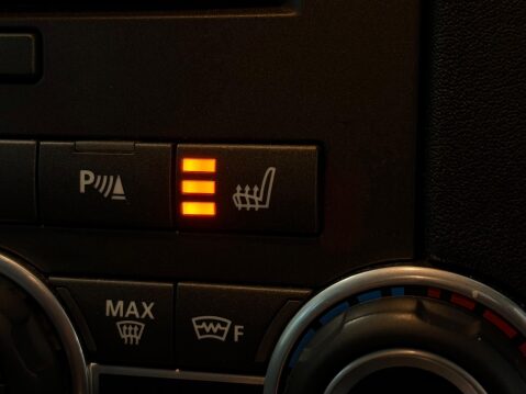 Land Rover Discovery 3.0 SD V6 Graphite Auto 4WD Euro 6 (s/s) 5dr 28