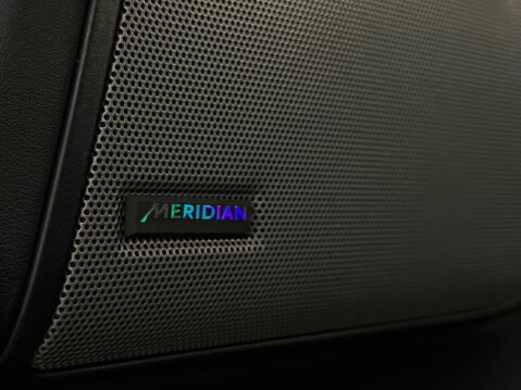 Land Rover Discovery 3.0 SD V6 Graphite Auto 4WD Euro 6 (s/s) 5dr 33