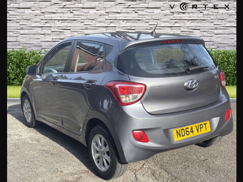 Hyundai i10 PREMIUM 6