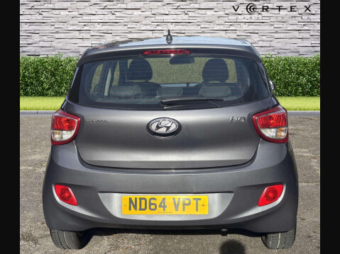 Hyundai i10 PREMIUM 7