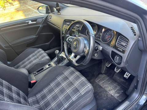 Volkswagen Golf GTD 32