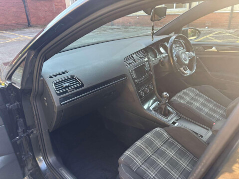 Volkswagen Golf GTD 35
