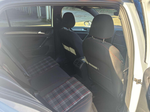 Volkswagen Golf 2.0 Golf GTi Performance TSi Semi-Auto 5dr 28