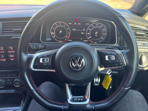 Volkswagen Golf 2.0 Golf GTi Performance TSi Semi-Auto 5dr 32