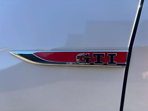 Volkswagen Golf 2.0 Golf GTi Performance TSi Semi-Auto 5dr 44