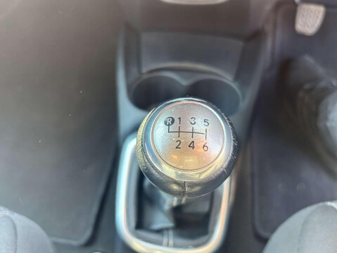 Toyota Yaris VVT-I ICON 47