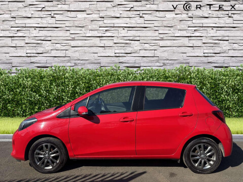 Toyota Yaris VVT-I ICON 5