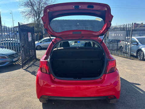 Toyota Yaris VVT-I ICON 28