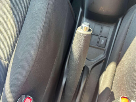 Toyota Yaris VVT-I ICON 48
