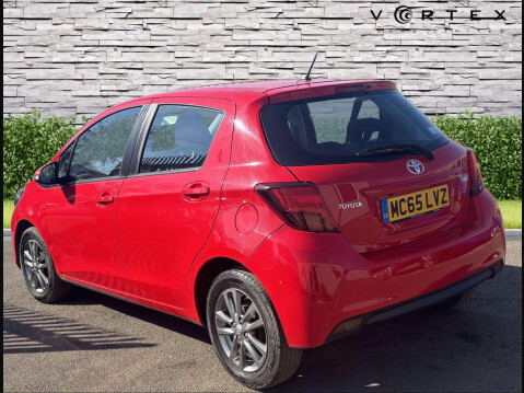 Toyota Yaris VVT-I ICON 6