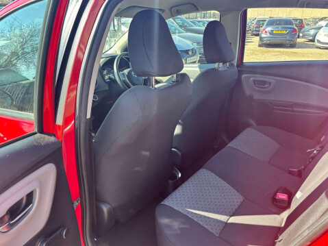 Toyota Yaris VVT-I ICON 22