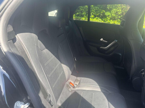 Mercedes-Benz CLA Class CLA 220 D AMG LINE PREMIUM PLUS 32