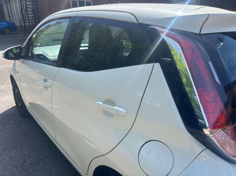 Toyota Aygo VVT-I X-PLAY 16