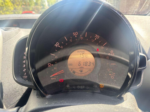 Toyota Aygo VVT-I X-PLAY 35