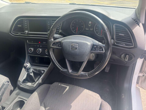 SEAT Leon TSI SE TECHNOLOGY 25