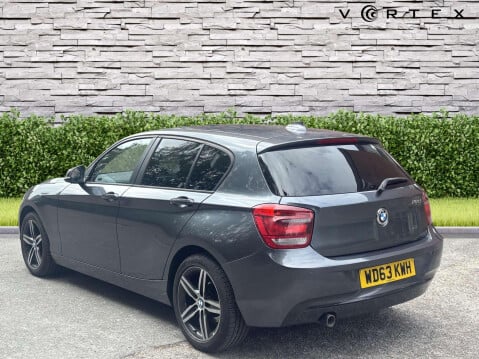 BMW 1 Series 118D SPORT 6
