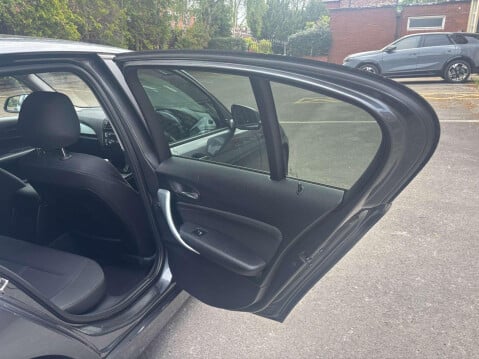 BMW 1 Series 118D SPORT 23