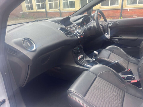 Ford Fiesta 1.6 Fiesta ST200 3dr 30