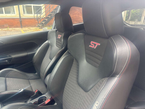 Ford Fiesta 1.6 Fiesta ST200 3dr 31