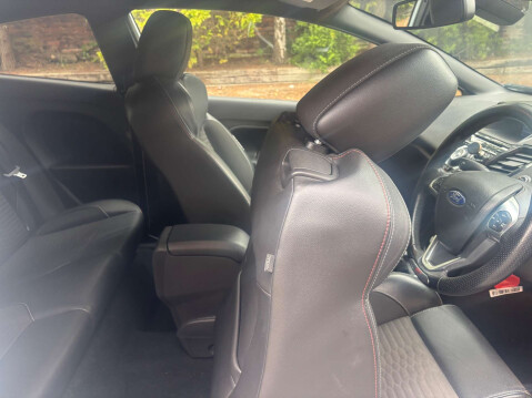 Ford Fiesta 1.6 Fiesta ST200 3dr 33