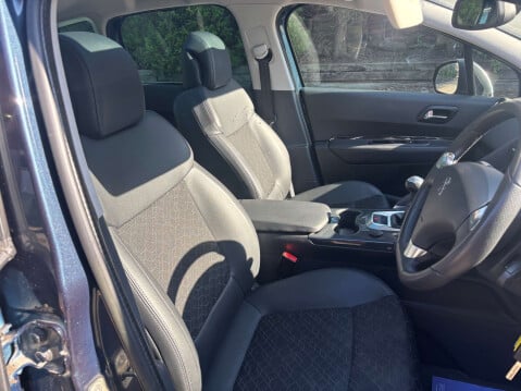 Peugeot 3008 1.6 3008 Allure HDi 5dr 25