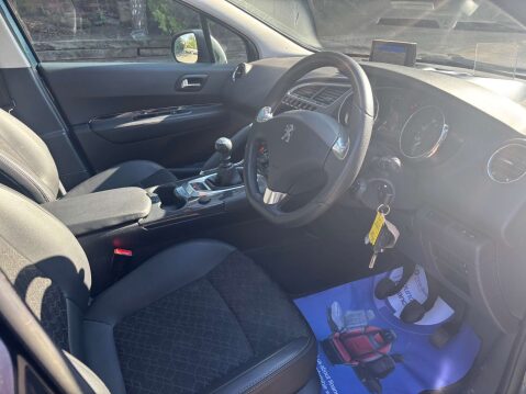 Peugeot 3008 1.6 3008 Allure HDi 5dr 26