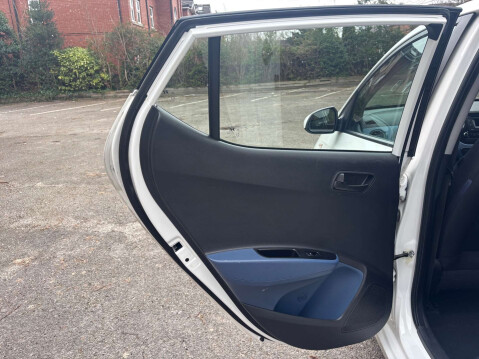 Hyundai i10 1.2 I10 SE 5dr 23