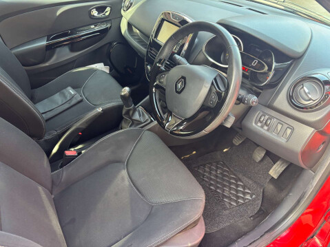 Renault Clio 1.1 Clio Dynamique MediaNav 5dr 38