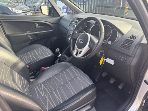 Kia Venga 1.6 Venga 3 EcoDynamics 5dr 27