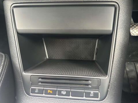 Volkswagen Tiguan 2.0 Tiguan Sport TDI 4Motion 140 4WD 5dr 43