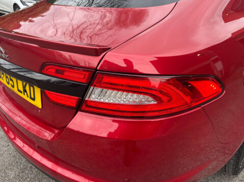 Jaguar XF 2.2 XF R-Sport Black D Auto 4dr 11