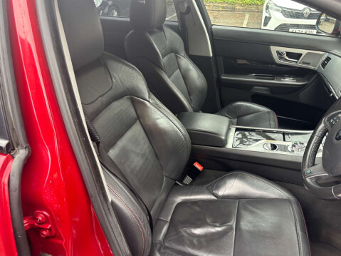 Jaguar XF 2.2 XF R-Sport Black D Auto 4dr 40